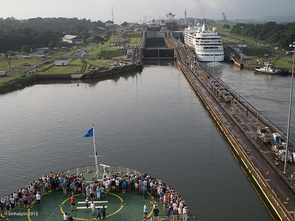 Gatun Locks (viewers on helipad)
