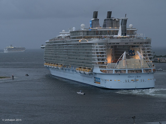 Oasis of the Seas departing Port Everglades